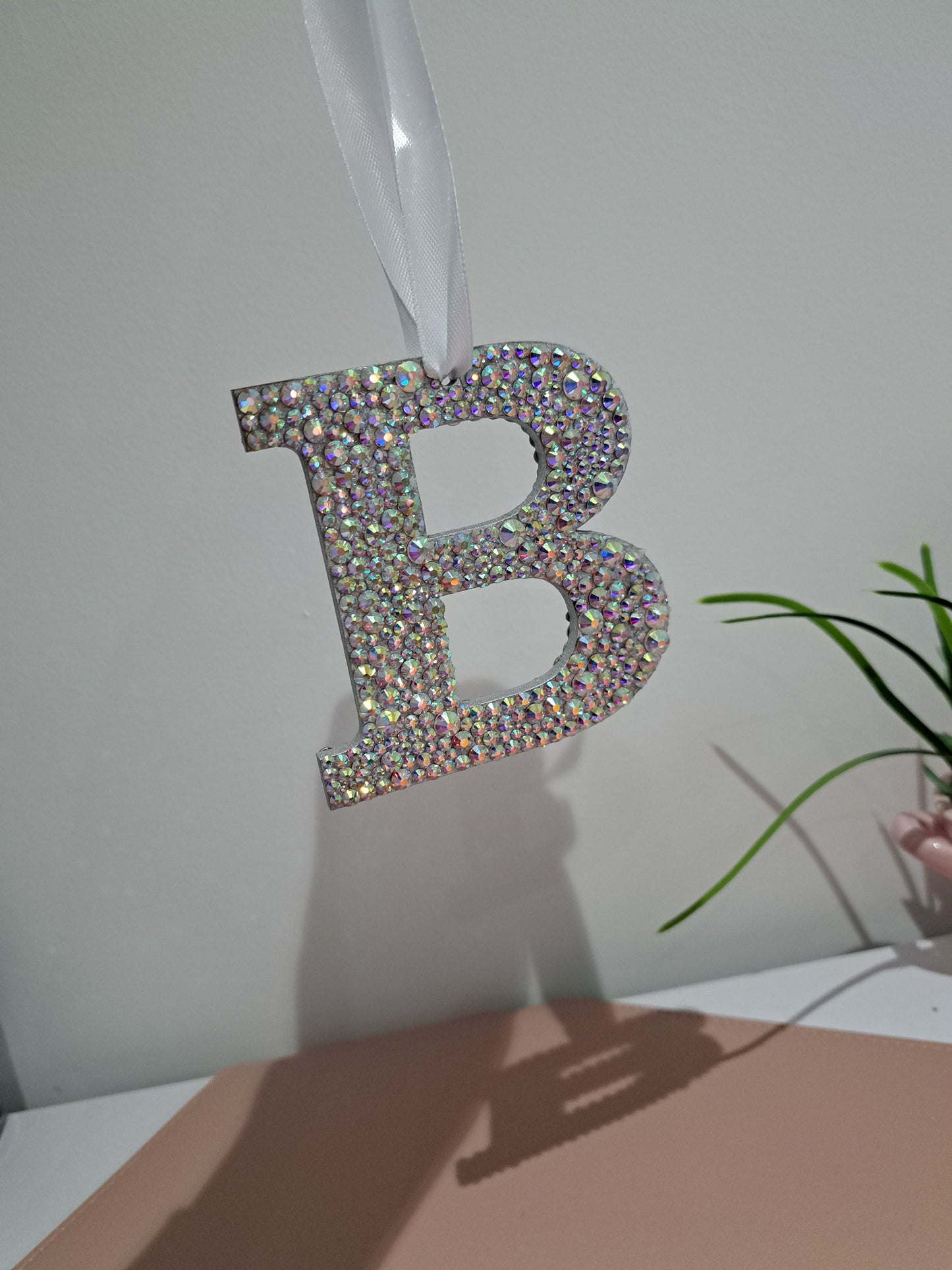 Hanging Initial