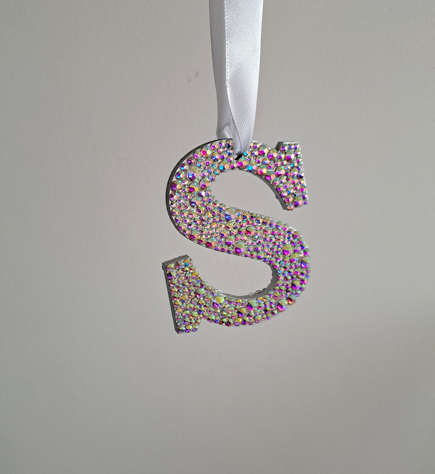 Hanging Initial
